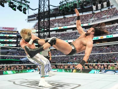 Wrestlemania v zadnjih letih poteka v dveh večerih, vselej pa jo gostijo razprodani največji stadioni po ZDA. Prizor je z lanske, 40. / Foto: Getty Images