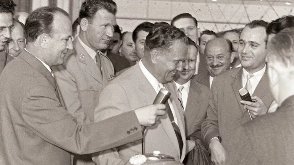 Tito leta 1959 v&nbsp;tovarni Tomos v Kopru.&nbsp;/ Foto: Profimedia