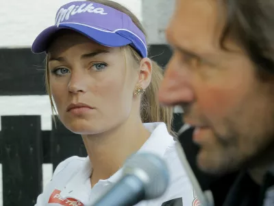 Crna na Koroskem, lokal Kava bar Urska. Novinarska konferenca smucarke Tine Maze. Smucarka Tina Maze in trener Andrea Massi. Foto: Daniel Novakovic/STA / Foto: Daniel Novakovic