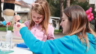 To je tudi priložnost, da se z znanostjo spoznajo najmlaj&scaron;i. / Foto: Radojko Jaćimović/ijs