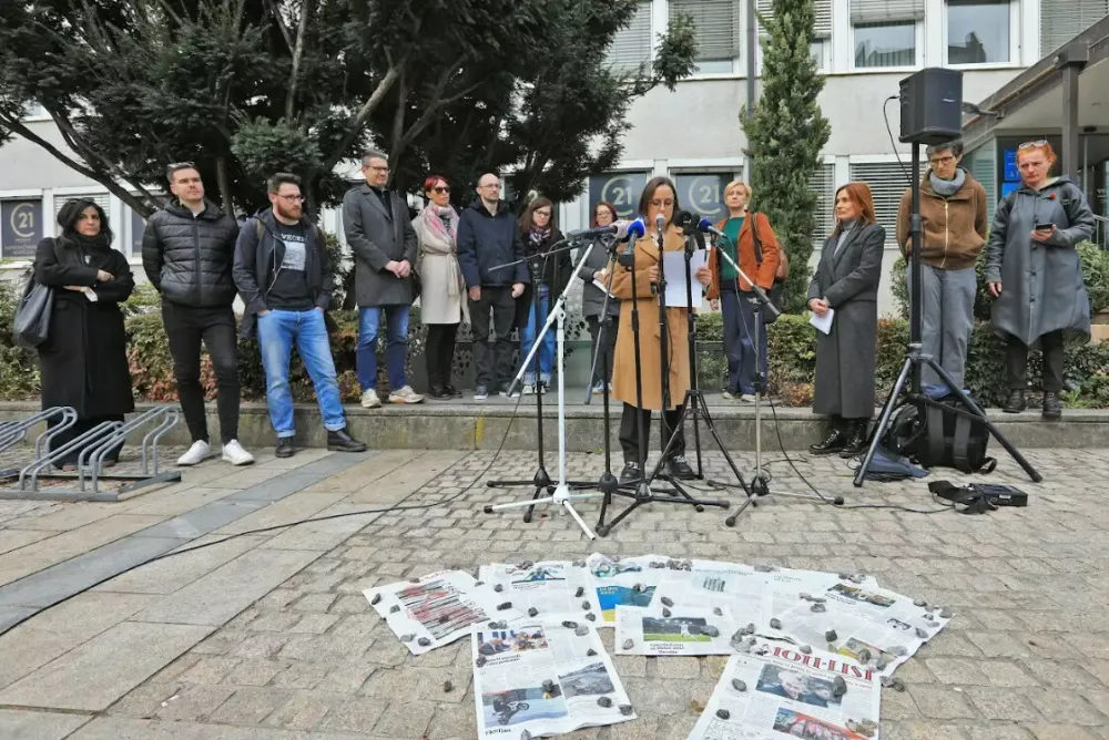 Predsednica Večerovega aktiva novinarjev Jana Juvan