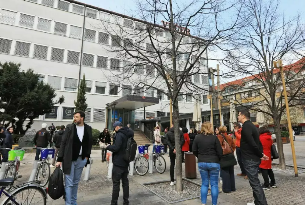 Nekdanji sedež Večera