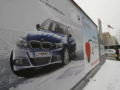 jumbo plakat, avtomobil, prodaja, ogla&scaron;evalski pano//FOTO: Matej Pov&scaron;eOPOMBA: ZA OBJAVO V ČASOPISU DNEVNIK