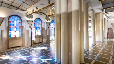 Notranjost glavne dvorane železni&scaron;ke postaje je delo arhitekta Marka Mu&scaron;iča in naj bi jo junija letos poru&scaron;ili. Foto: Atelje Marko Mu&scaron;ič