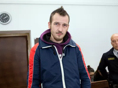 - Sulejmanović Asmir- 05.01.2017 - sojenje Asmirju Sulejmanoviću za umor 63-letnega Branimirja Bajdeta s Ključevice, katerega je s traktorjem najprej zbil ga navezal na verigo in odvlekel v globel v bližnjem gozdu  //FOTO: Matjaž Ru&scaron;t