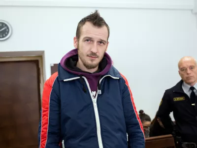 - Sulejmanović Asmir- 05.01.2017 - sojenje Asmirju Sulejmanoviću za umor 63-letnega Branimirja Bajdeta s Ključevice, katerega je s traktorjem najprej zbil ga navezal na verigo in odvlekel v globel v bližnjem gozdu  //FOTO: Matjaž Ru&scaron;t