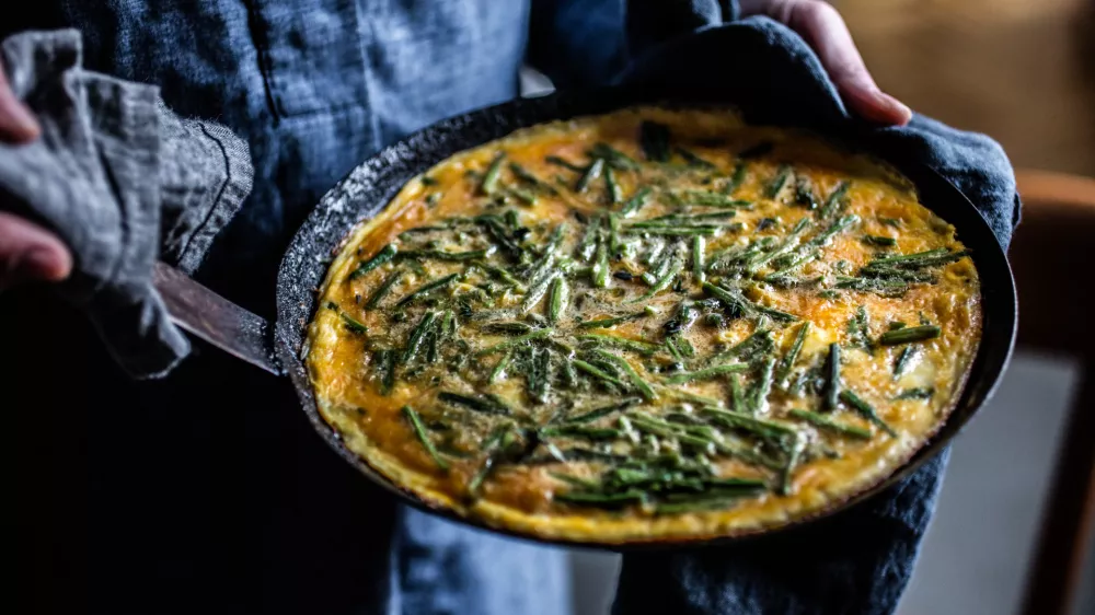  &Scaron;parglji, so kot divje rastline izredno cenjene v istrski kulinariki. F Arhiv HTS 