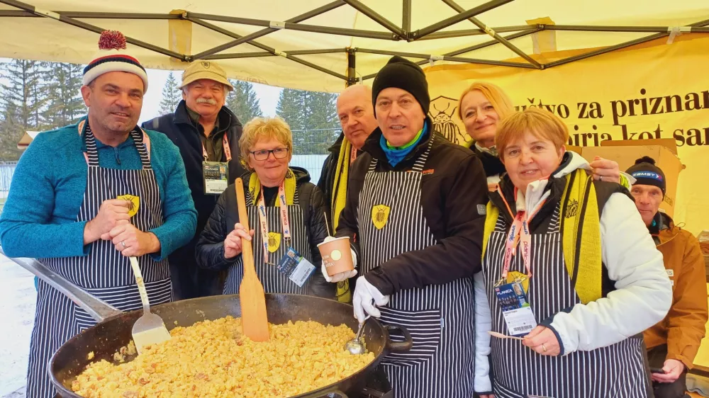 Planica 25 vzdu&scaron;je