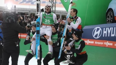 Dvojno slovensko slavje v Planici za konec sezone. Foto: Luka Cjuha