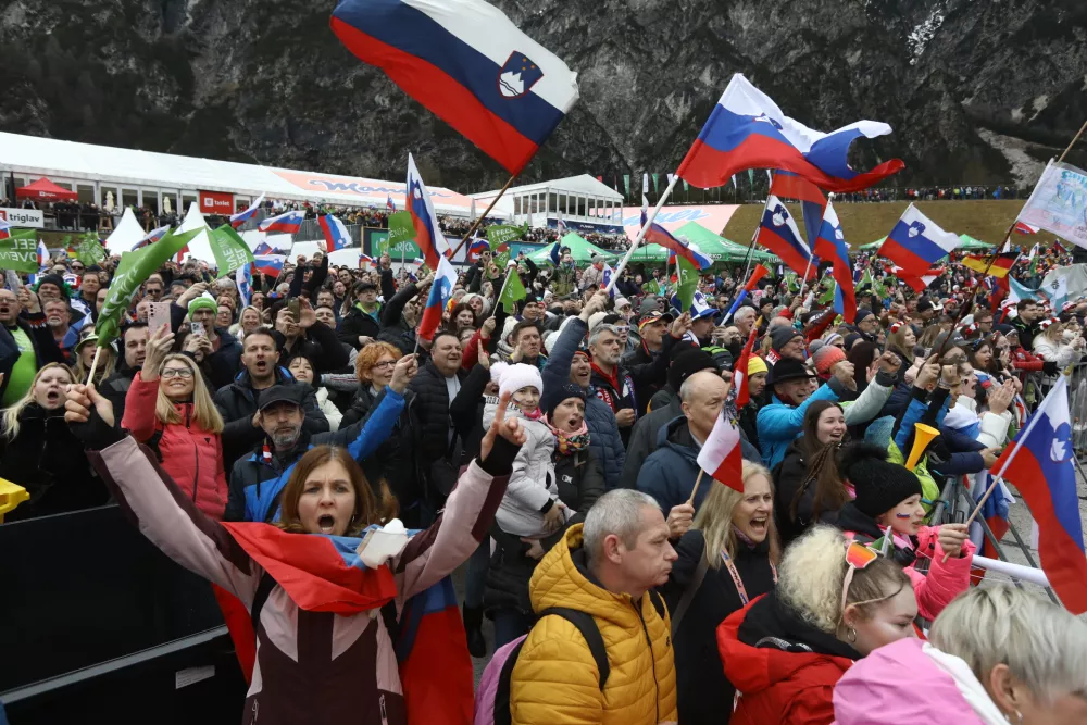 Planica se je &scaron;e enkrat več izkazala kot izjemen &scaron;portni praznik. Foto: Luka Cjuha