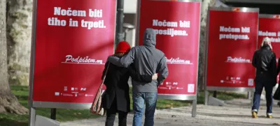 Nasilje ﻿ima različne oblike. V tem primeru je šlo za zalezovanje in resne grožnje, zaradi katerih se je oškodovanka počutila v podrejenem položaju, ogroženo in prestrašeno. Foto: Luka Cjuha