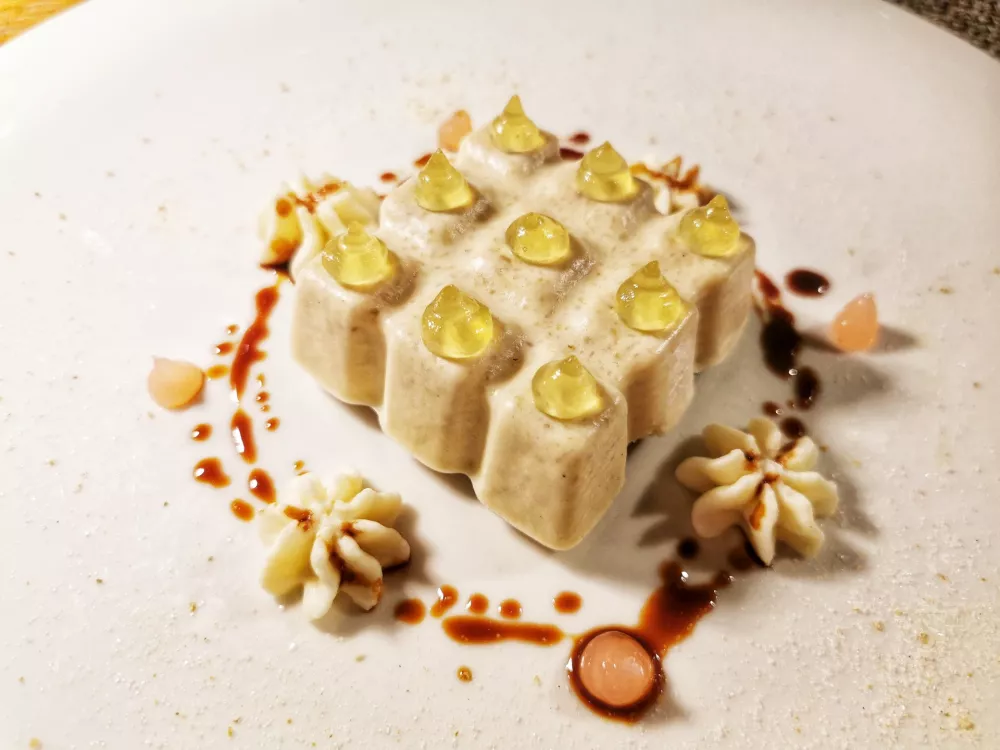 Ganache bele čokolade s kostanjem, Restavracija Kabaj