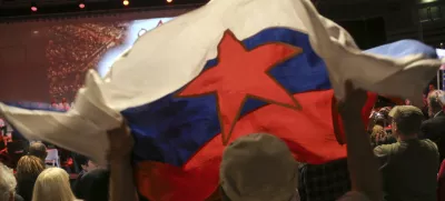 jugoslovanska zastava- 27.4.2014  - Državni praznik Dan upora proti okupatorju, - prireditev z naslovom Upor! Zavezniki v boju!, v organizaciji ZZB NOB Slovenije v dvorani Stožice, proslava      //FOTO: Jaka Gasar