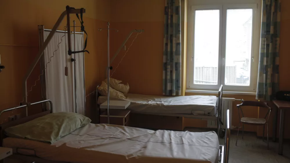 - 19.01.2015 - Splo&scaron;na bolni&scaron;nica Jesenice - bolni&scaron;nična soba - bolni&scaron;ka soba - postelja -     //FOTO: Luka Cjuha.