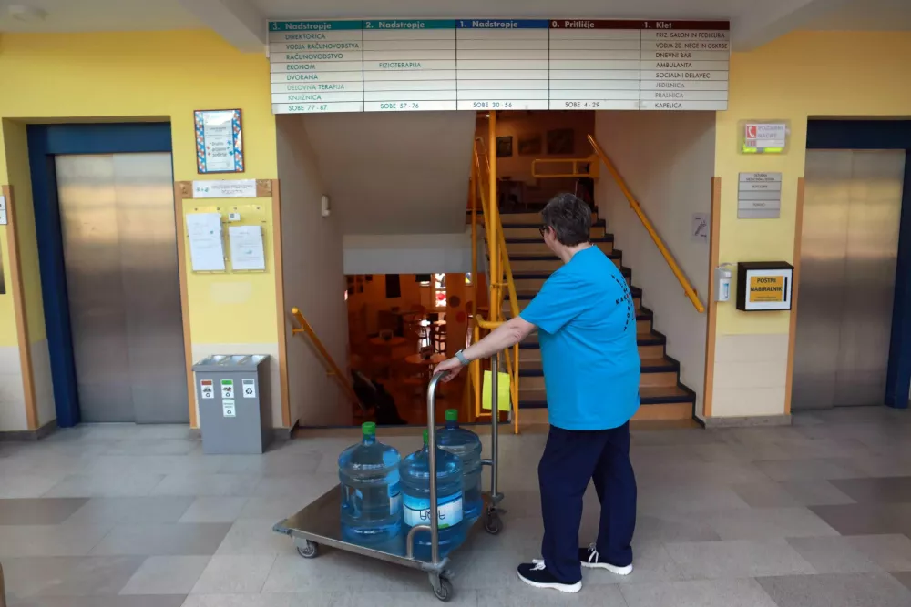 31.03.2025 - Logatec, onesnažena voda,DSO enota Logatec, dostava vodeFoto: Tomaž Skale