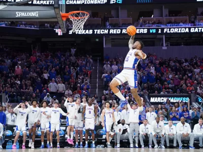 Mar 29, 2025; San Francisco, CA, USA; Florida Gators guard Alijah Martin (15) dunks during the second half during the West Regional final of the 2025 NCAA tournament at Chase Center. Mandatory Credit: Kyle Terada-Imagn Images