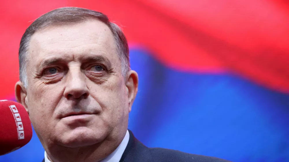 FILE PHOTO: President of Republika Srpska (Serb Republic) Milorad Dodik addresses his supporters reacting to court decision on charges that he defied rulings by an international peace envoy, in Banja Luka, Bosnia and Herzegovina, February 26, 2025. REUTERS/Amel Emric/File Photo