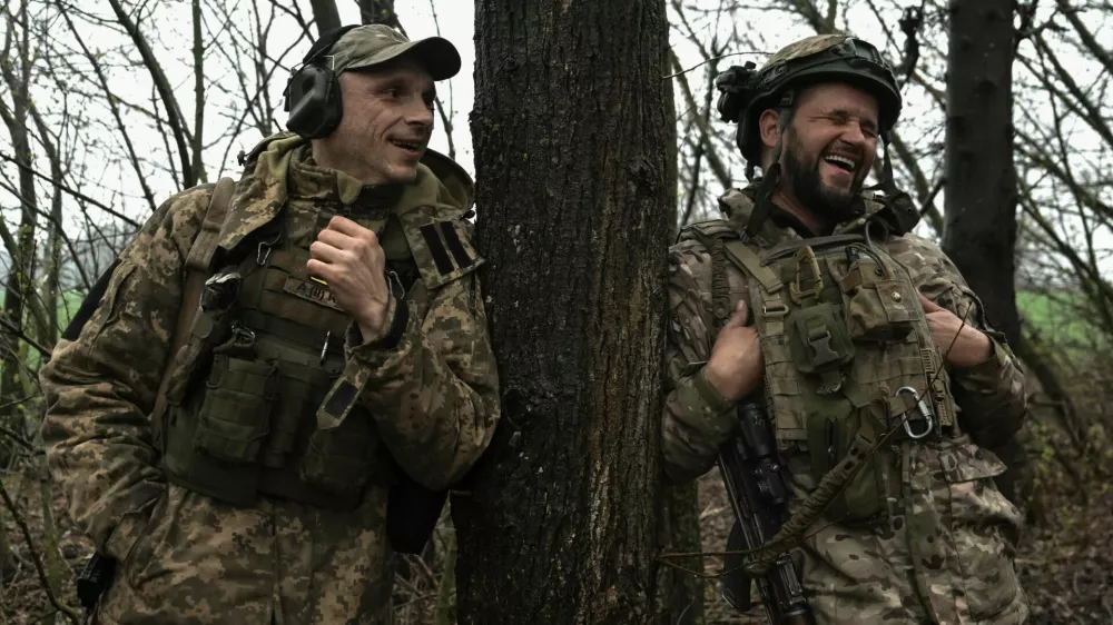 Ukrajinska vojaka na fronti pri Zaporožju. Foto: Reuters