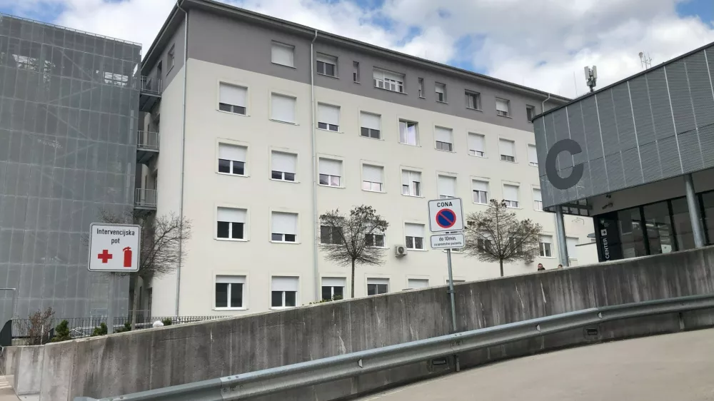 Splo&scaron;na bolni&scaron;nica Jesenice