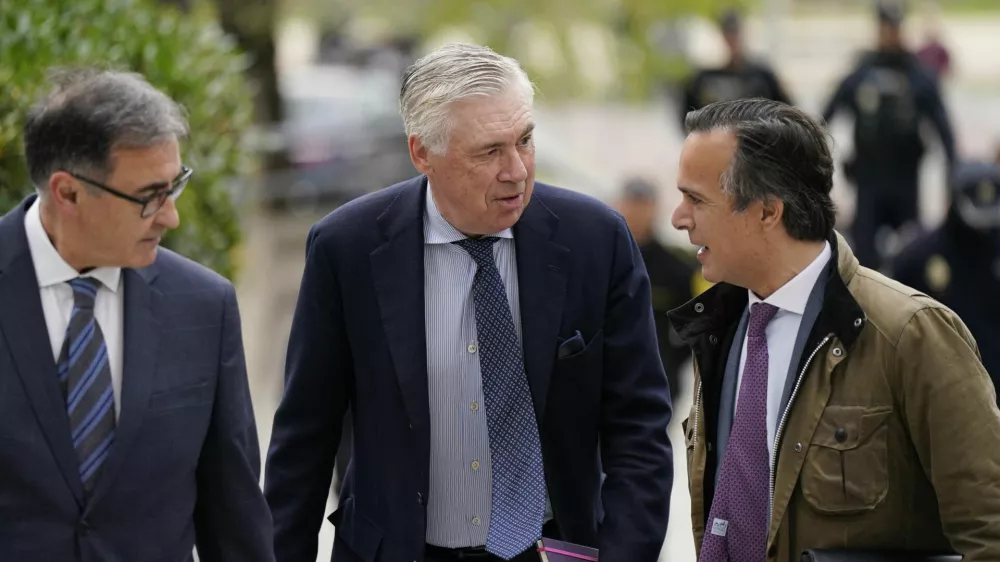 Soccer Football - Real Madrid coach Carlo Ancelotti faces tax trial - Madrid, Spain - April 2, 2025 Real Madrid coach Carlo Ancelotti arrives at court REUTERS/Ana Beltran
