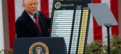 FILE PHOTO: U.S. President Donald Trump delivers remarks on tariffs in the Rose Garden at the White House in Washington, D.C., U.S., April 2, 2025. REUTERS/Carlos Barria    TPX IMAGES OF THE DAY/File Photo/File Photo