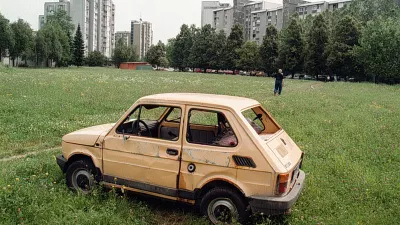 Zapu&scaron;čeno vozilo, avto