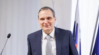 Dolgoletni prvi mož ZPIZ Marijan Papež že več kot mesec dni čaka na soglasje vlade.&nbsp;Foto: STA