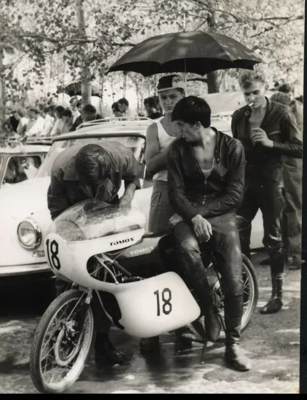 Janko &Scaron;tefe na tomosu D7 na dirki v Novi Gorici leta 1967 Foto: arhiv Janka &Scaron;tefeta