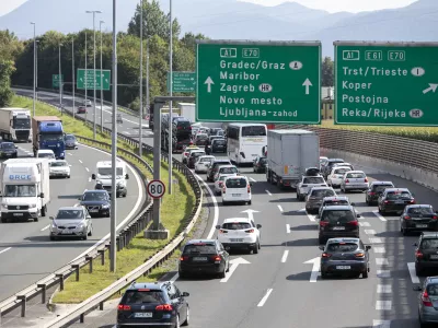 - Kozarje- 06.09.2021 &ndash; Južna ljubljanska obvoznica &ndash; prometni zastoj &ndash; promet - gneča  //FOTO: Matjaž Ru&scaron;t
