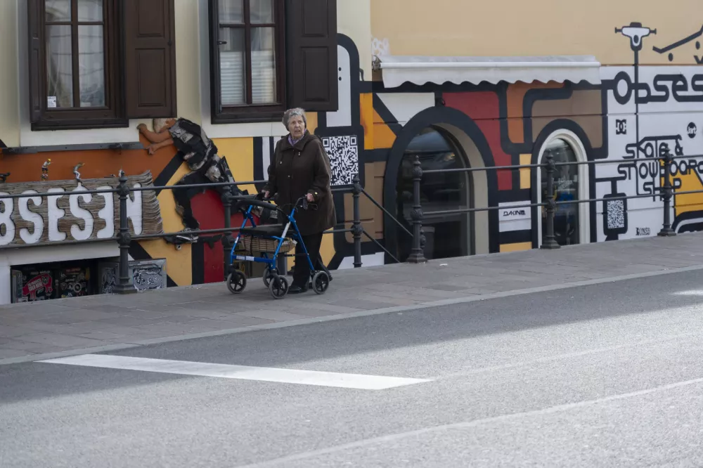 Prvi mož ZPIZ Marijan Papež si želi, da bi bili nadaljnji postopki do sprejema novele pokojninskega zakona čim hitrej&scaron;i in čim manj razburkani. Fotografija je simbolična. Foto: Nik Erik Neubauer