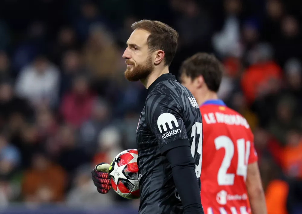 Soccer Football - Champions League - FC Salzburg v Atletico Madrid - Red Bull Arena Salzburg, Salzburg, Austria - January 29, 2025 Atletico Madrid's Jan Oblak reacts REUTERS/Gintare Karpaviciute