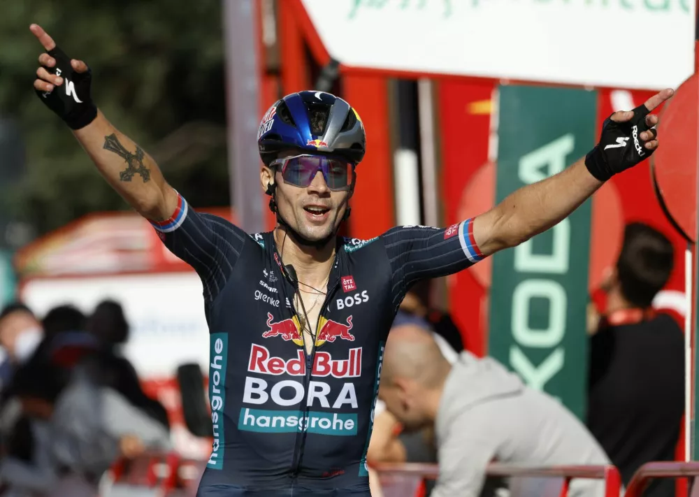 Cycling - Vuelta a Espana - Stage 19 - Logrono to Alto de Moncalvillo - Spain - September 6, 2024 Red Bull - Bora - Hansgrohe's Primoz Roglic celebrates after winning stage 19 REUTERS/Vincent West