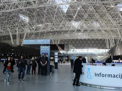 - potni&scaron;ki terminal -  - 28.03.2017 - Hrva&scaron;ka - Letali&scaron;če Franja Tuđmana Zagreb - prenovljeno mednarodno zagreb&scaron;ko letali&scaron;če --     //FOTO: Luka Cjuha