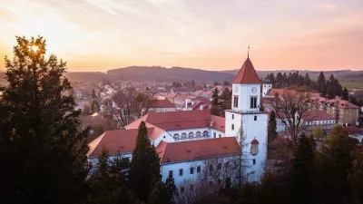 Grad Ormož se nahaja v sredi&scaron;ču mesta in ponuja vpogled v zgodovino kraja. F Ormož