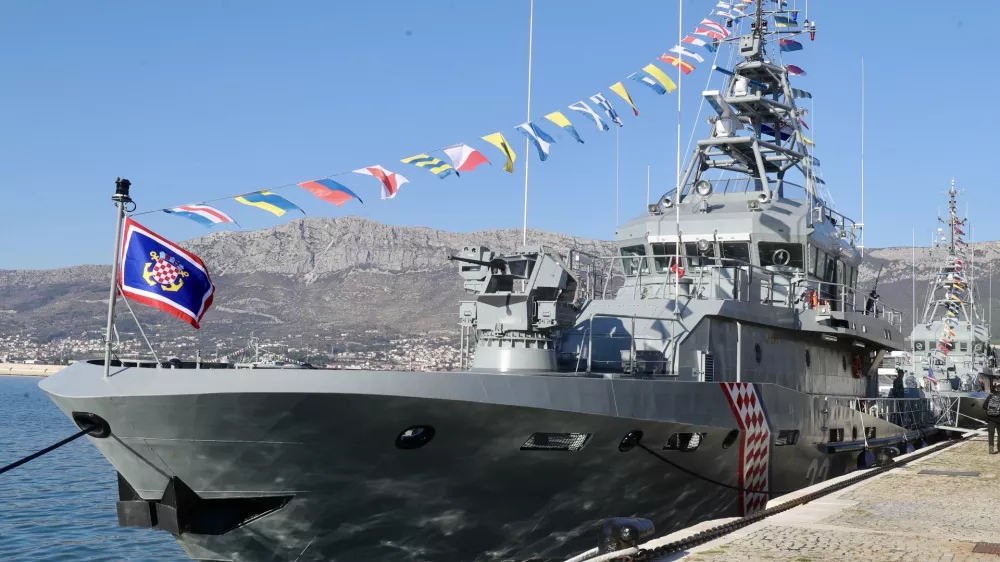 17.01.2015.,Split-U vojarni "Admiral flote Sveto Letica-Barba", Zrinsko-frankopanska 207a, Split, Hrvatska odrzana Svecana primopredaja i imenovanje novog obalnog ophodnog broda OOB-32 "Umag", kojoj je nazocio potpredsjednik Vlade i ministar obrane Ivan Anusic. Photo: Ivo Cagalj/PIXSELL