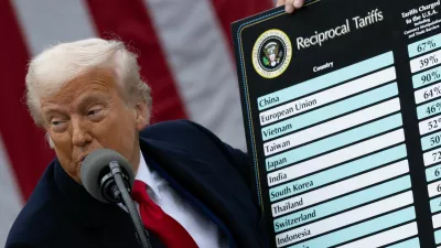 U.S. President Donald Trump delivers remarks on tariffs in the Rose Garden at the White House in Washington, D.C., U.S., April 2, 2025. REUTERS/Carlos Barria
