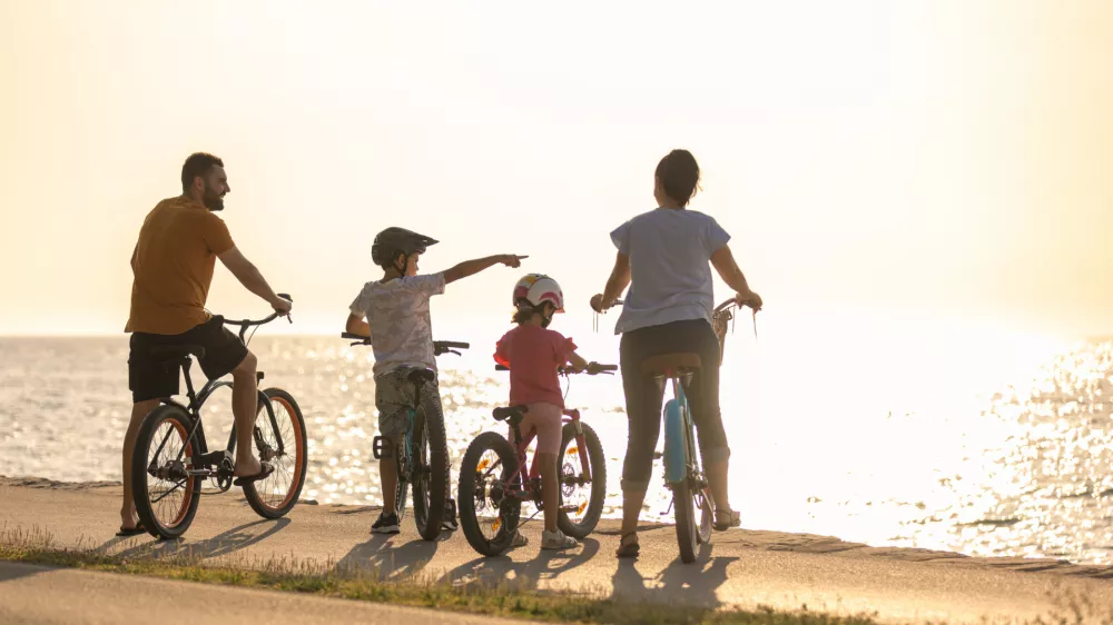 Morje, sonce &hellip; zdravje / Foto: Istock