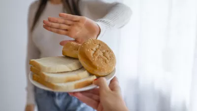 Težava je v glutenu, brezglutenski izdelki pa so dražji. / Foto: Istock