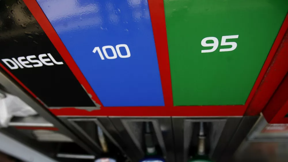 Počivali&scaron;če Lom - bencinski servis Petrol - ilustrativna fotografija - črpalka - gorivo - diesel - dizel - Euro super - bencin //FOTO; Matej Pov&scaron;e