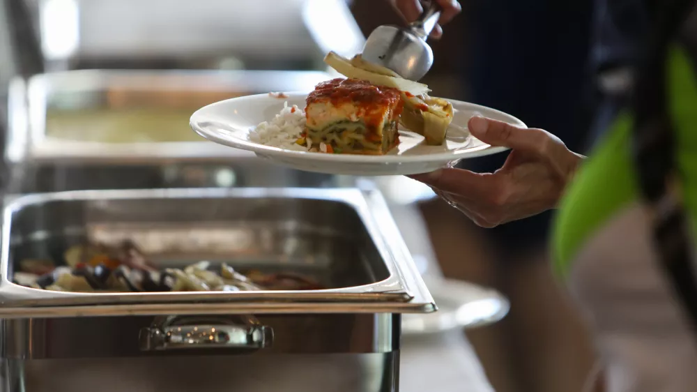 - 11.07.2024. - Prehranjevanje. hrana, dieta, zdrava hrana, zdrava prehrana.//FOTO: Bojan Velikonja