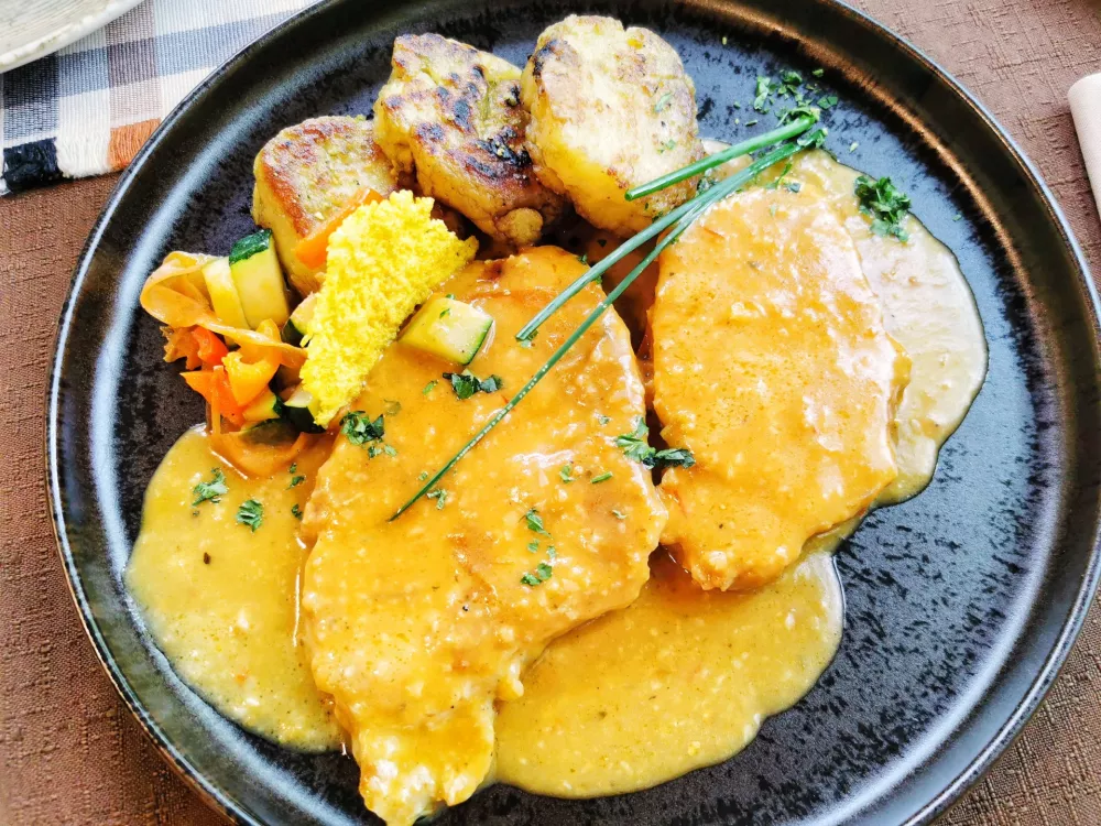 Ciganska pečenka z dodoli / Foto: Miha First