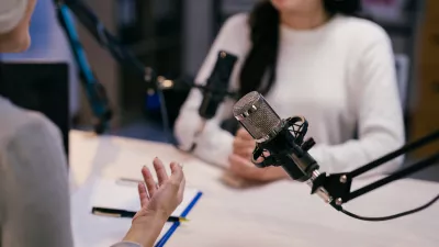 Beseda podkast je že lepo udomačena tudi v uradnih virih. / Foto: iStock