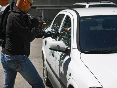 Storilec potrebuje samo nekaj sekund. Fotografija je simbolična. / Foto: Bojan Velikonja/dokumentacija