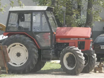 Traktor zetor Rozman stane