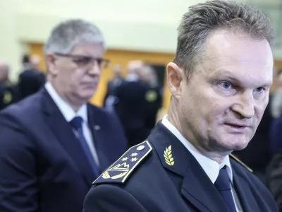Bo&scaron;tjan Poklukar, Damjan Petrič- 12.02.2025 - Policija je nagradila 66 izjemnih posameznikov, ki so v najrazličnej&scaron;ih okoli&scaron;činah pomagali re&scaron;evati življenja ljudi - podelitev, policija, hrabrost, požrtvovalnost, priznanja//FOTO: Jaka Gasar