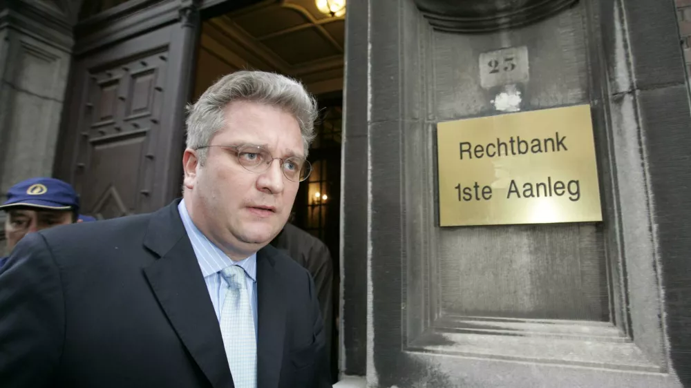 Belgium's Prince Laurent leaves the tribunal in Hasselt January 9, 2007. Prince Laurent, the youngest son of Belgium's King Albert, has been called as a witness in a navy fraud trial that has put the monarchy in an embarrassing light and raised questions about public funding of the royal family. REUTERS/Thierry Roge (BELGIUM)
