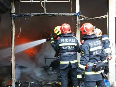 Kitajska, gasilci. Simbolična fotografija: Profimedia