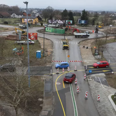 16.01.2025. Zapora krožišča pri Supernovi in Eleclercu na Rudniku v Ljubljani. FOTO: Bojan Velikonja 