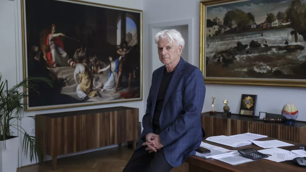 - 20.06.2023 &ndash; prof. dr. Bojan Zalar, generalni direktor Univerzitetne psihiatrične klinike Ljubljana OPOMBA: DNEVNIKOV OBJEKTIV &ndash; INTERVJU 2023