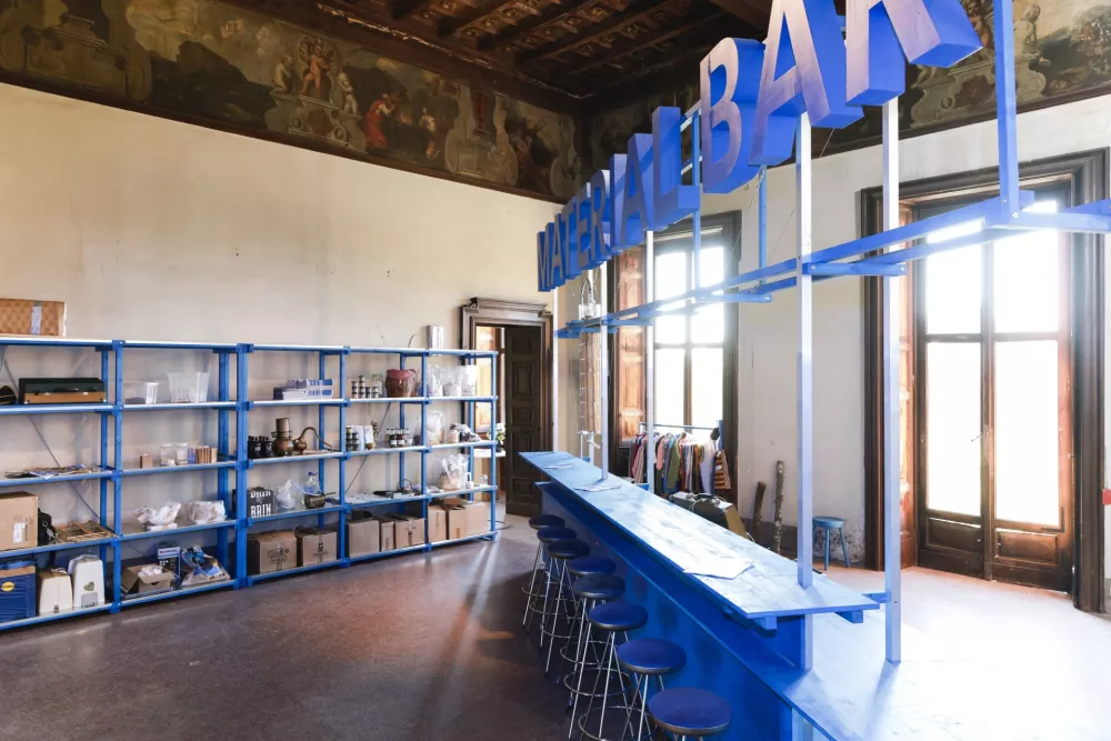 Material bar na Milanskem tednu oblikovanja